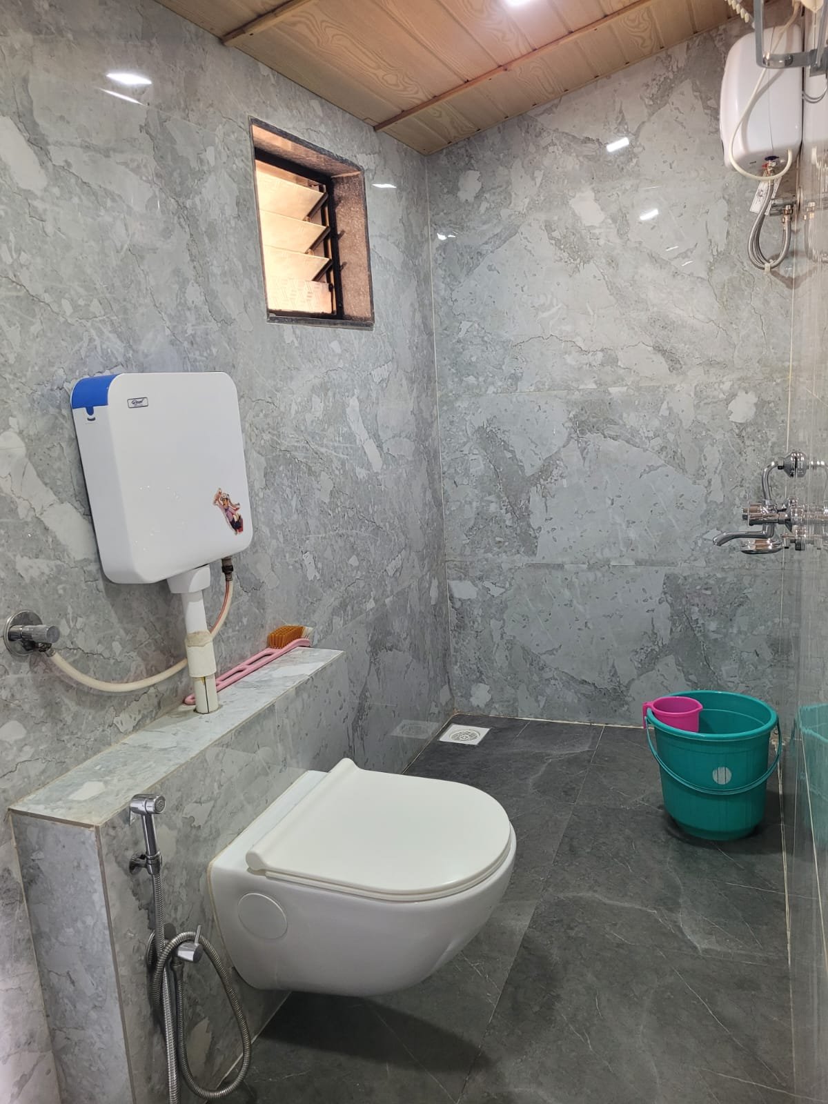 Guest washroom at Shivar Valley View