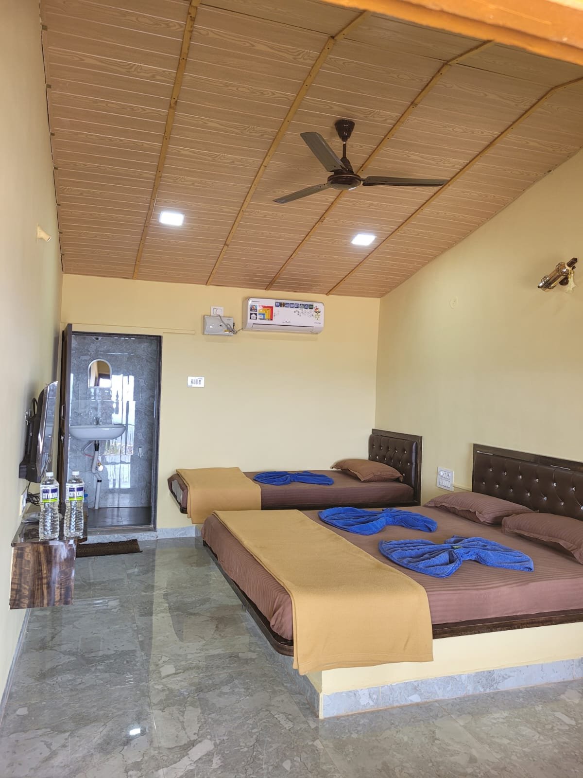 Second view across the guest room